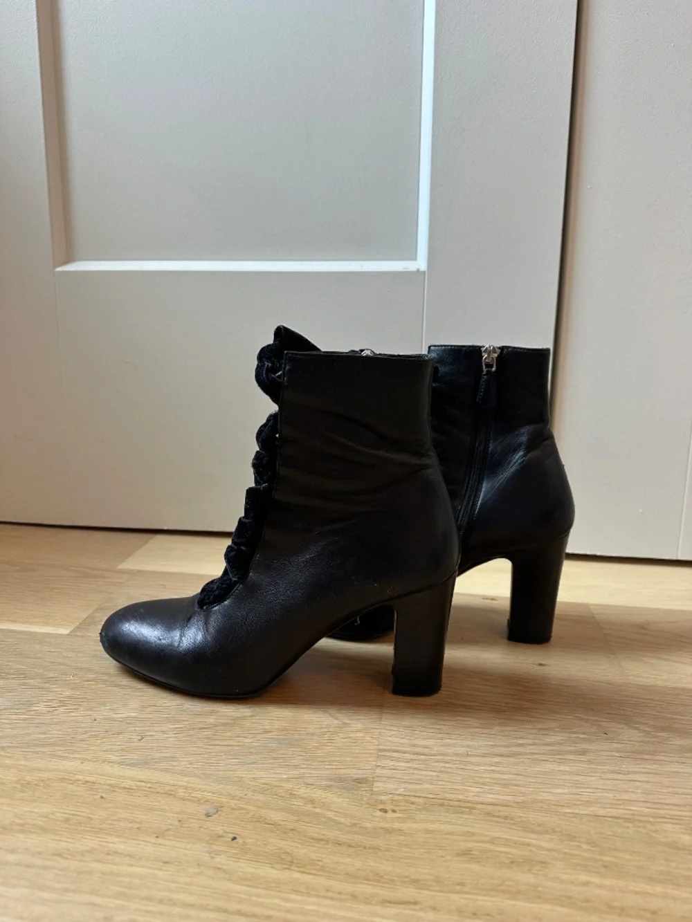 LK Bennett Maxine Boot Velvet Criss-Cross ribbon size 37.5